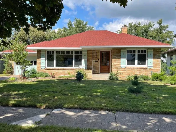 993 Hyacinth Ave E, Saint Paul, MN 55106