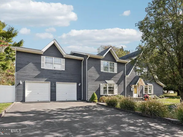 23 Maiden Ln, Toms River, NJ 08753