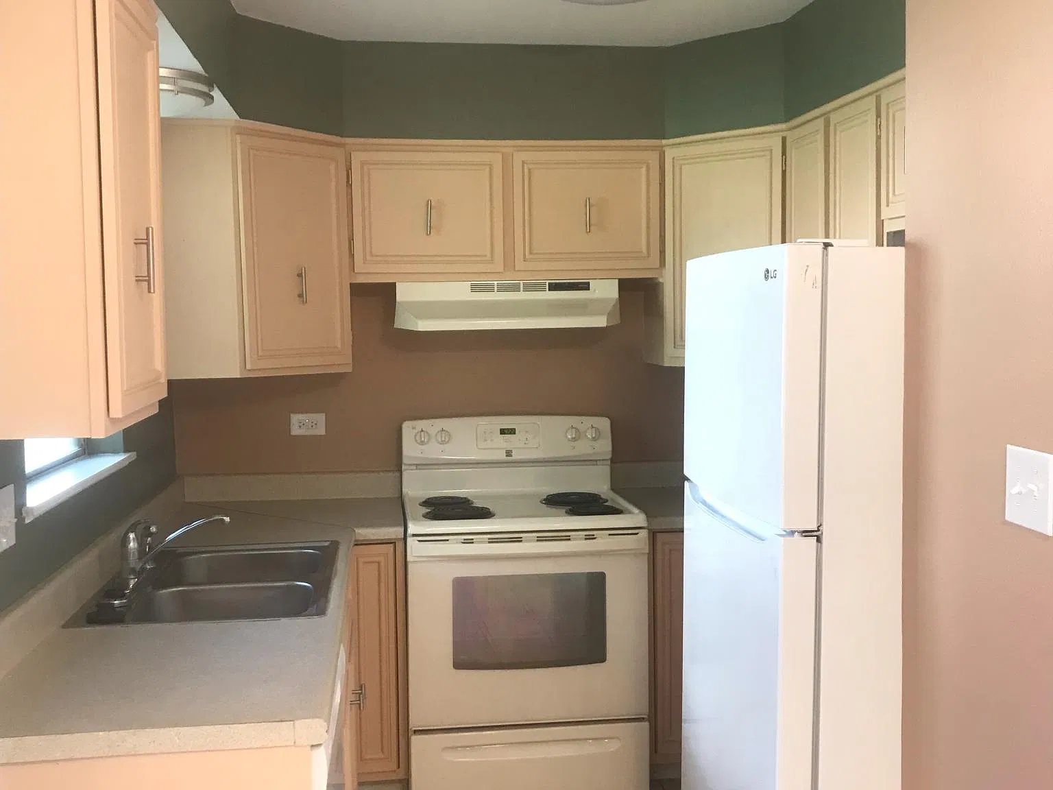 2 bed, 958 sqft, $1,000 — Photo 1