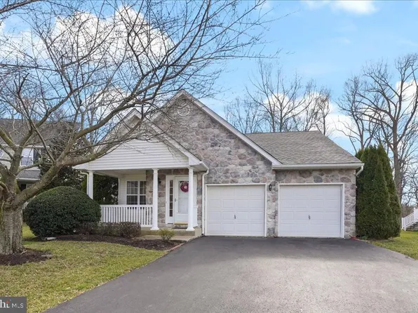 515 Westview Ct, West Grove, PA 19390