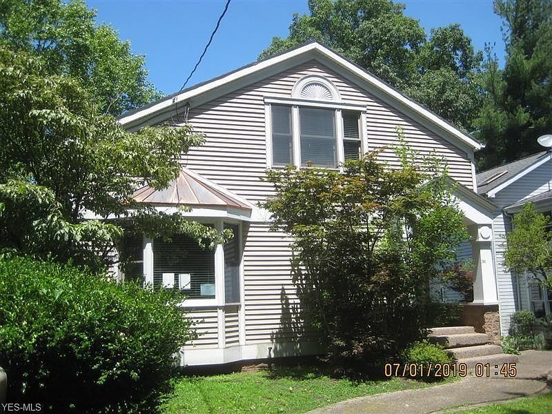 1st image of 260 Oak Dr NW
