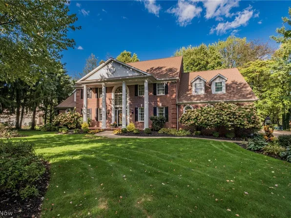 5636 Gray Fox Dr NW, Canton, OH 44718