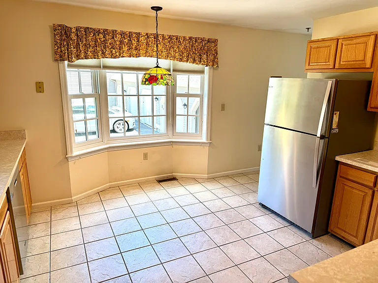 Eat-in Kitchen
