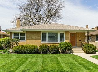 564 S Saylor Ave, Elmhurst, IL 60126