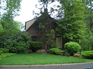 908 Woodland Ave, Oradell, NJ 07649