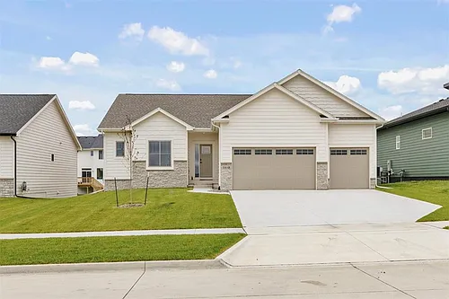 1410 NW Linda Ln Photo 1