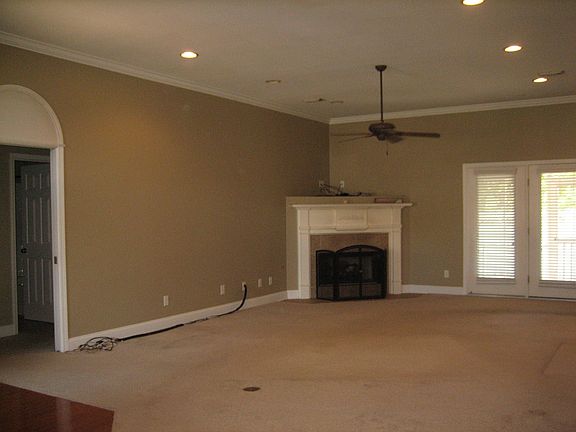 5th image of 1411 Plantation Ln