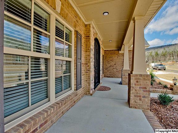 4th image of 10 Brennan Hill Ln SE