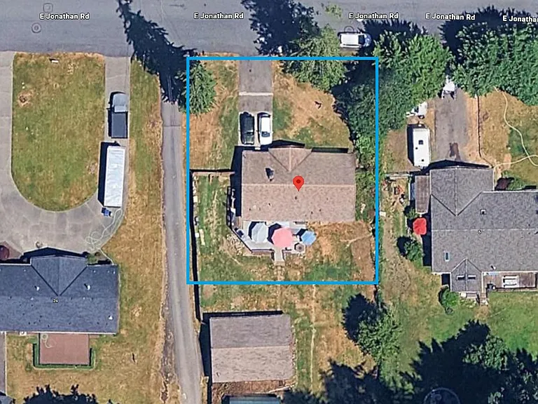 18 Jonathan Rd — Photo 17