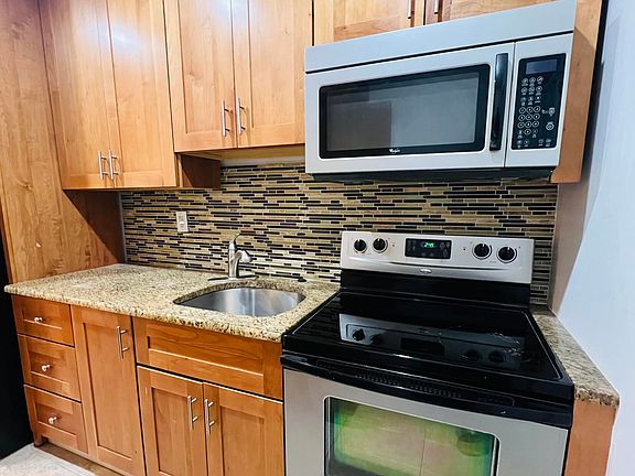 5th image of 2404 NE 33rd Ave APT 12