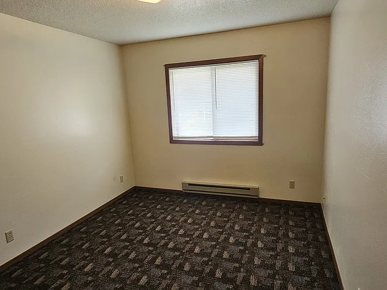 126 W 6th St #5 — Photo 8