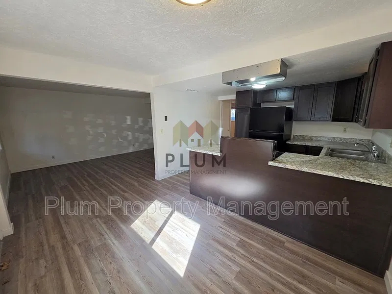 200 Eddy Ave — Photo 4
