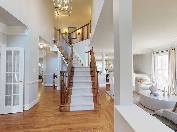 3rd image of 42459 Belmont Glen Pl