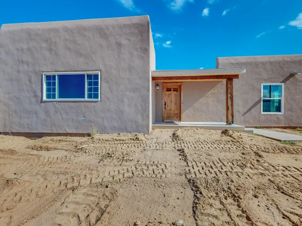 39 Sportsman Dr, Los Lunas, NM 87031