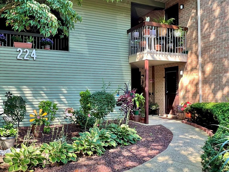 1st image of 224 Medford Ct