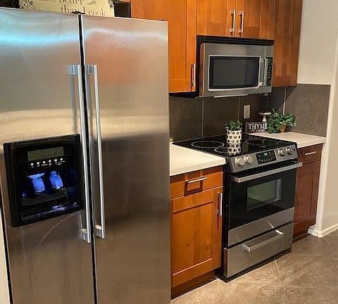 5th image of 420 W 1st St Unit 106