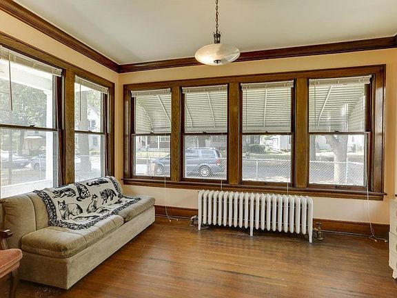 4th image of 2348 Thomas Ave N #1