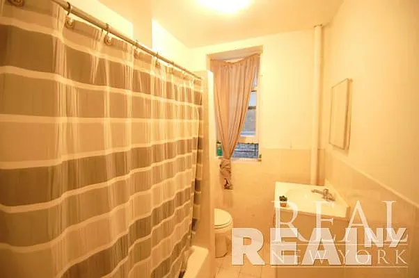 Rented by REAL New York | media 3