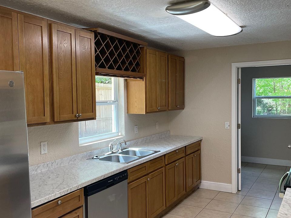 1st image of 2511 S Bay Ave