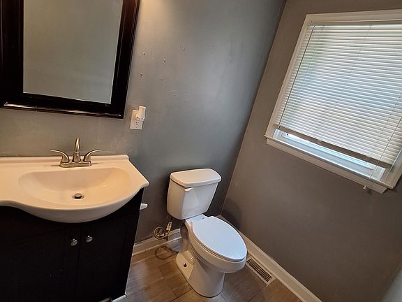5th image of 4 Fern Dr