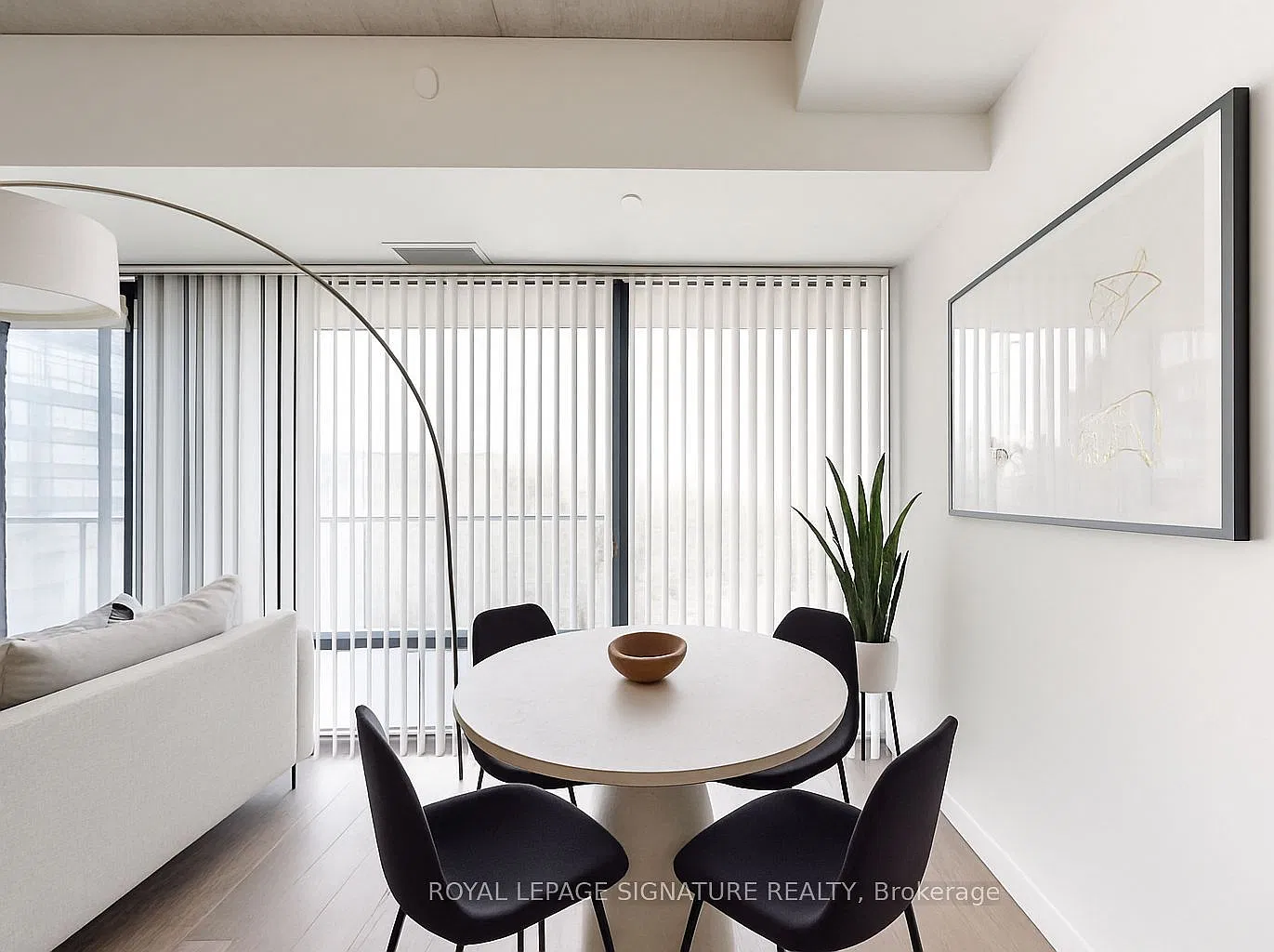 111 Bathurst St — Photo 4