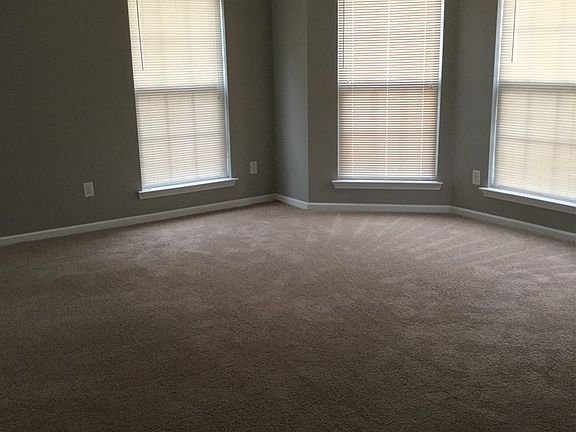 3rd image of 1466 Collins Dr