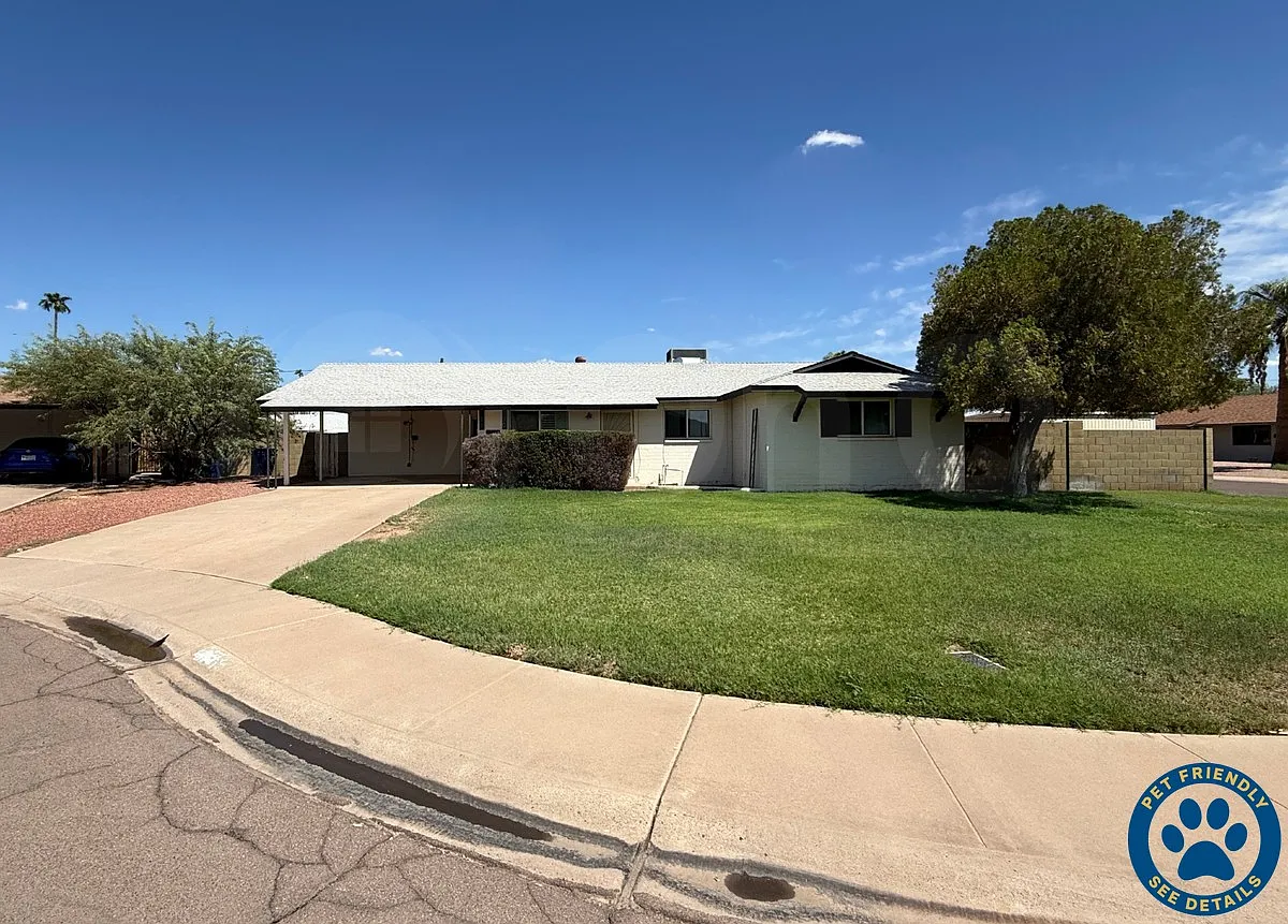 5 bed, 3.0 bath, 1672 sqft, $2,999 — Photo 1