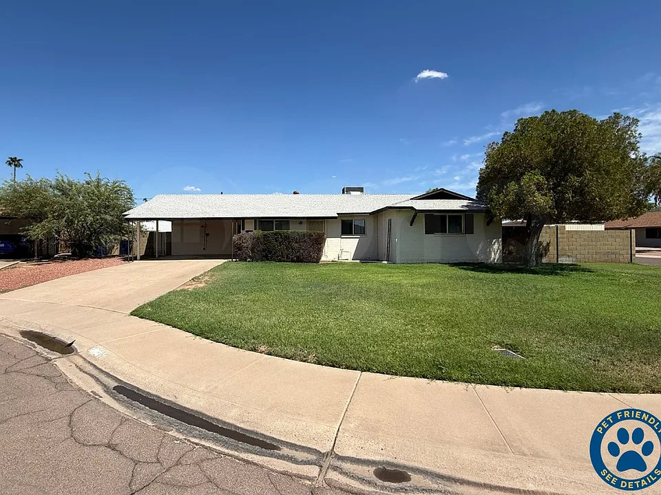 932 W Parkway Blvd
