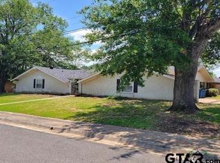 1203 Shawnee Trl, Henderson, TX 75654