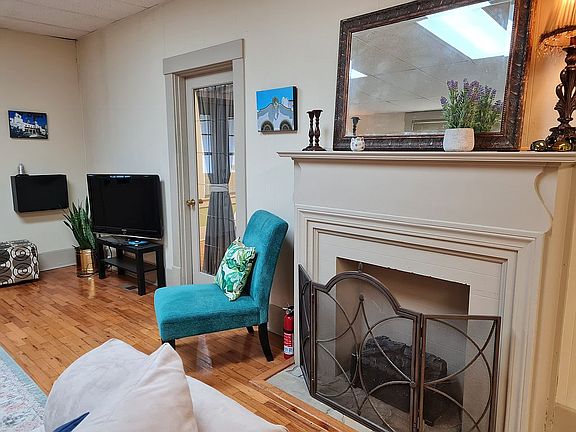 5th image of 227 Hobson Ave