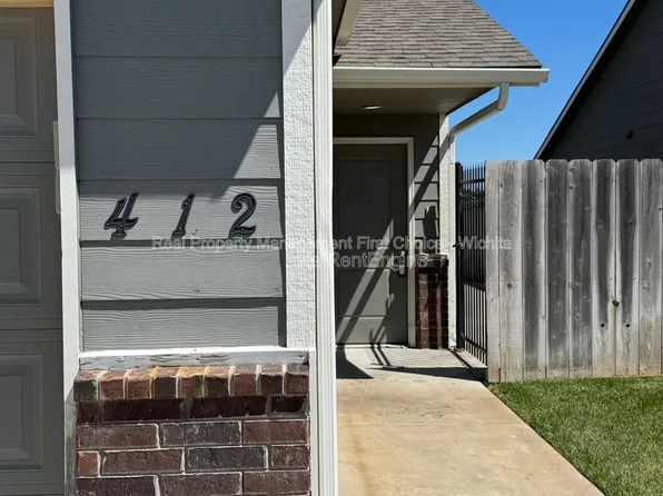 412 S Longbranch Dr, Maize, KS 67101