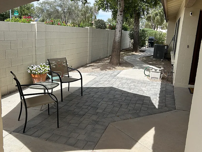 E Fairfield St — Photo 5