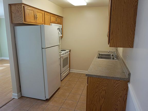 4th image of 100 N Griffin St #6