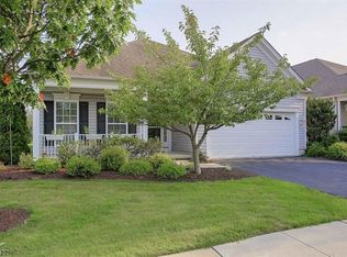 521 Crossfields Ln, Somerset, NJ 08873