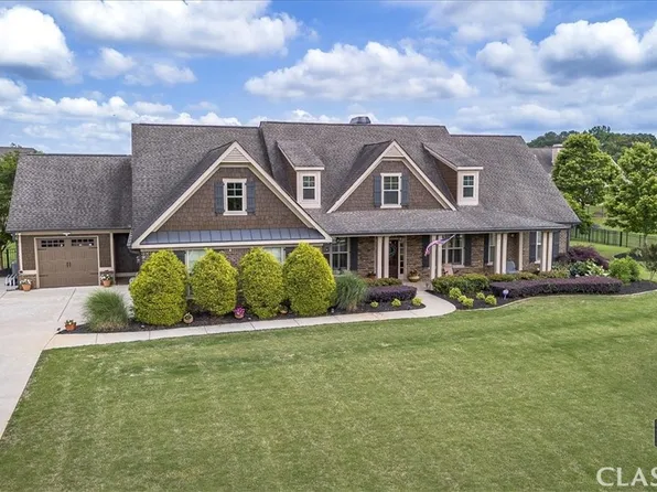 2288 Clubhouse Lane, Statham, GA 30666