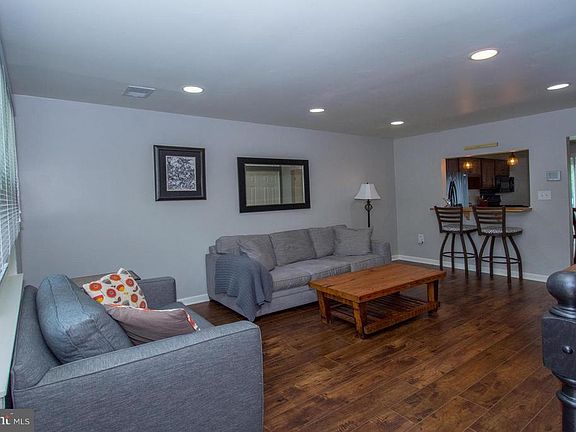 4th image of 8347 Norwood Dr