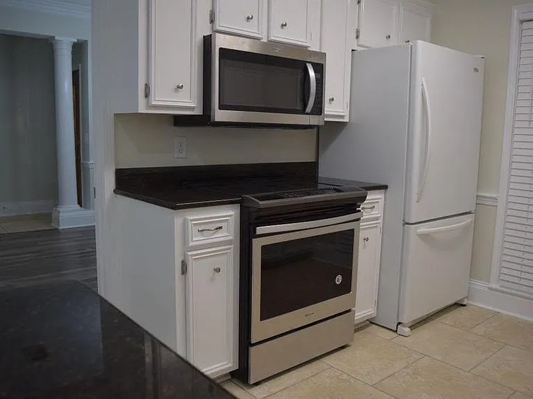 128 Eastwood Dr — Photo 14