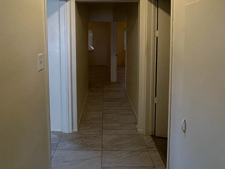 6515 S Victoria Ave #3 — Photo 2