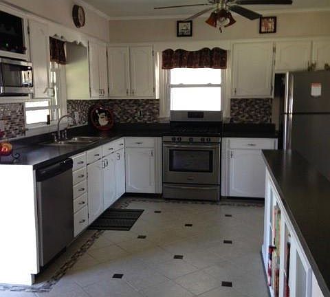 4th image of 111 Blossom Dr