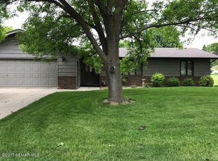 140 Cedar Pl NW, Owatonna, MN 55060