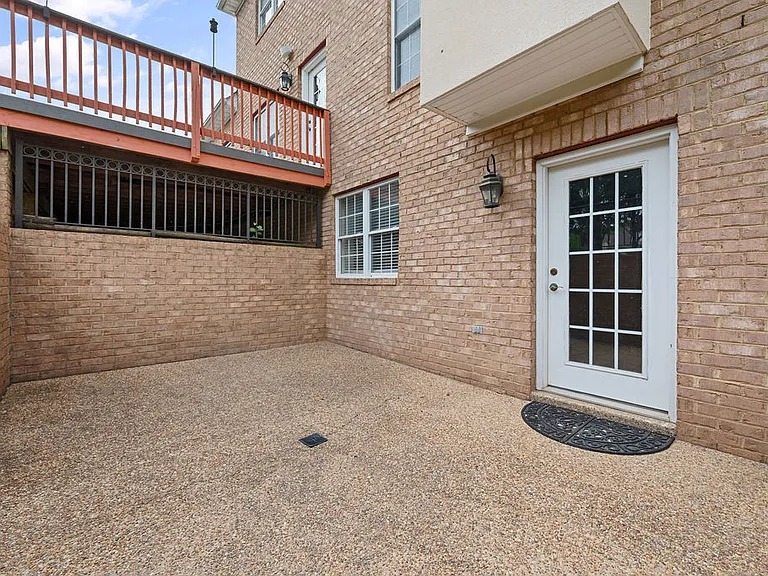 2701 Logan Estates Run — Photo 43
