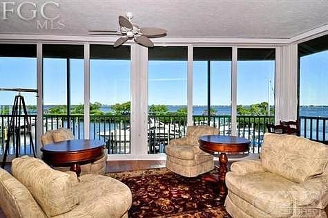 The River Room ~ Panoramic Views of The River and Marina.  All windows are New Code.