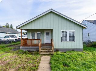 821 C St, Myrtle Point, OR 97458