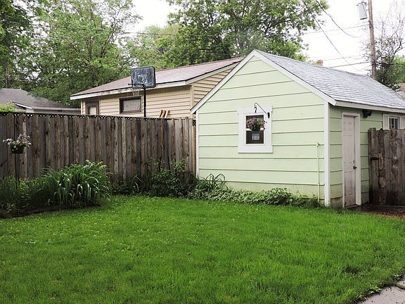 3rd image of 1072 Minnehaha Ave E