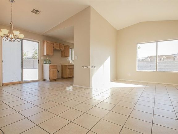 3rd image of 3712 Leatherwood Cir