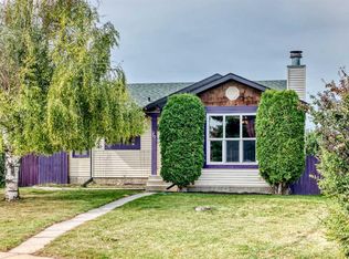 35 E Cowan Close, Red Deer, AB T4P 2X2