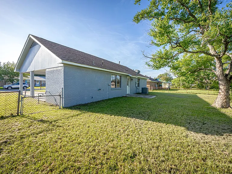 6672 Cortez Cir — Photo 45