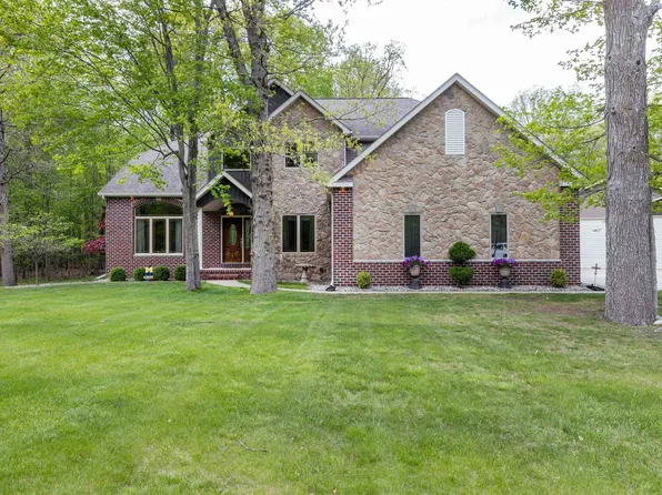 2617 N Odyssey Ln, Midland, MI 48642