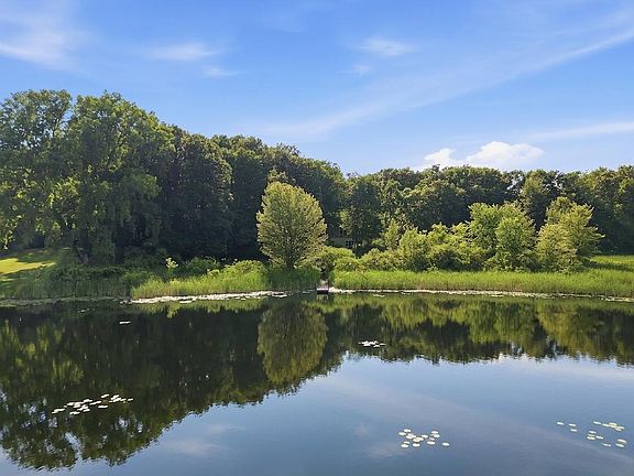 2nd image of 7544 Lake Hollow Ct