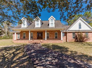 2500 River Bluffs Dr, Vancleave, MS 39565
